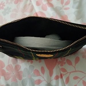 MAC Cosmetics Bags - MAC Plaid Cosmetic Purse | Crossbody Purse NWOT MAC Cosmetics Bags - MAC Plaid Cosmetic Purse | Crossbody Purse NWOT